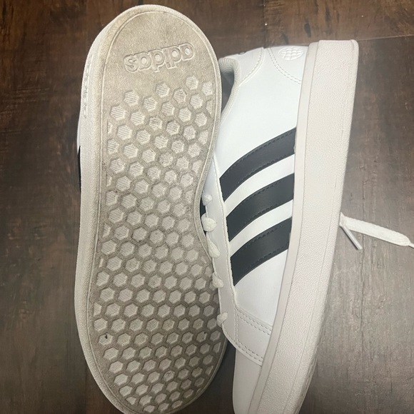 Adidas - Picture 3 of 3